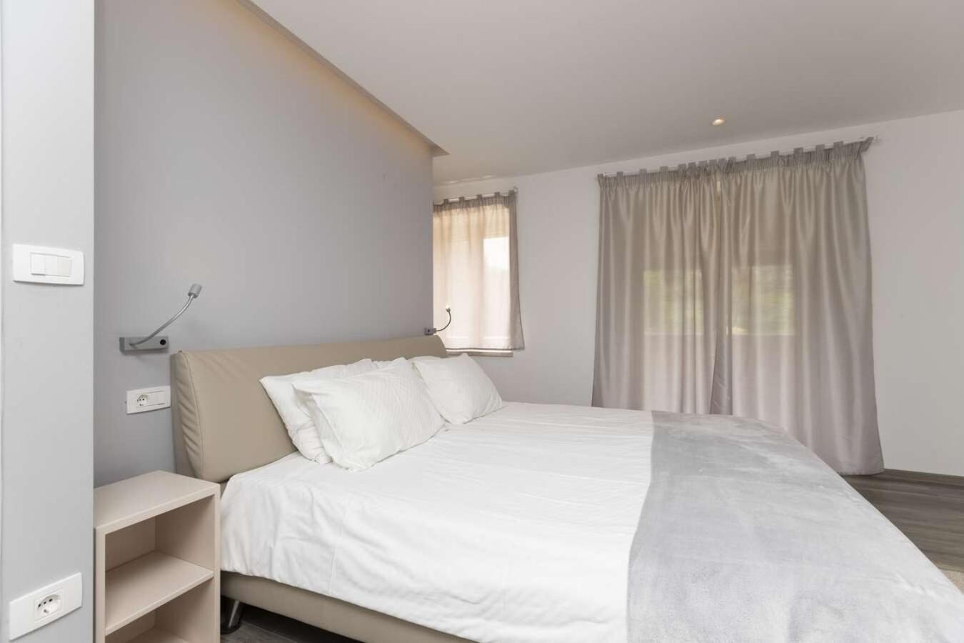Villa Viscum In Central Istria For 8 Persons With Large Garden - Pet Friendly 파진 외부 사진
