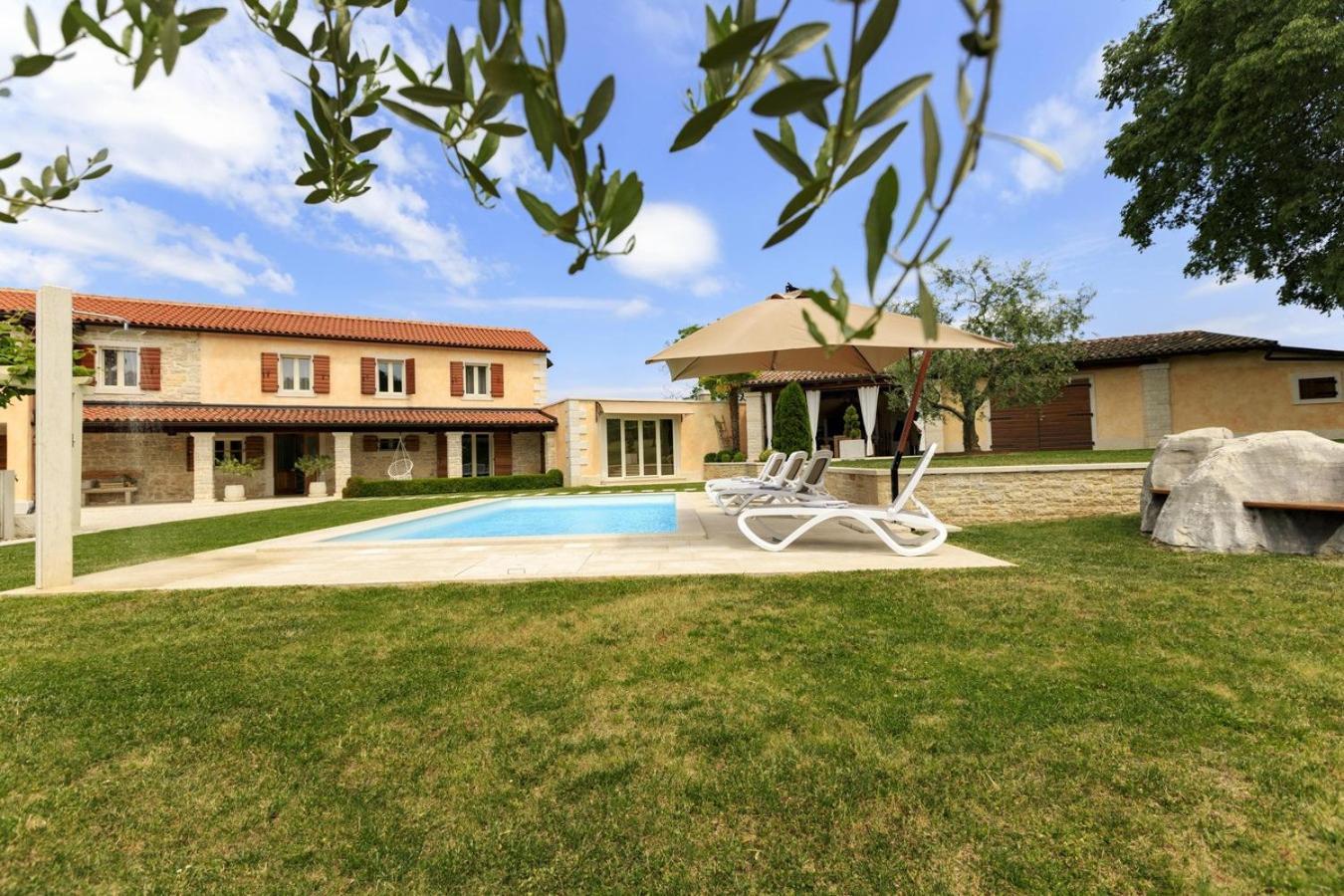 Villa Viscum In Central Istria For 8 Persons With Large Garden - Pet Friendly 파진 외부 사진