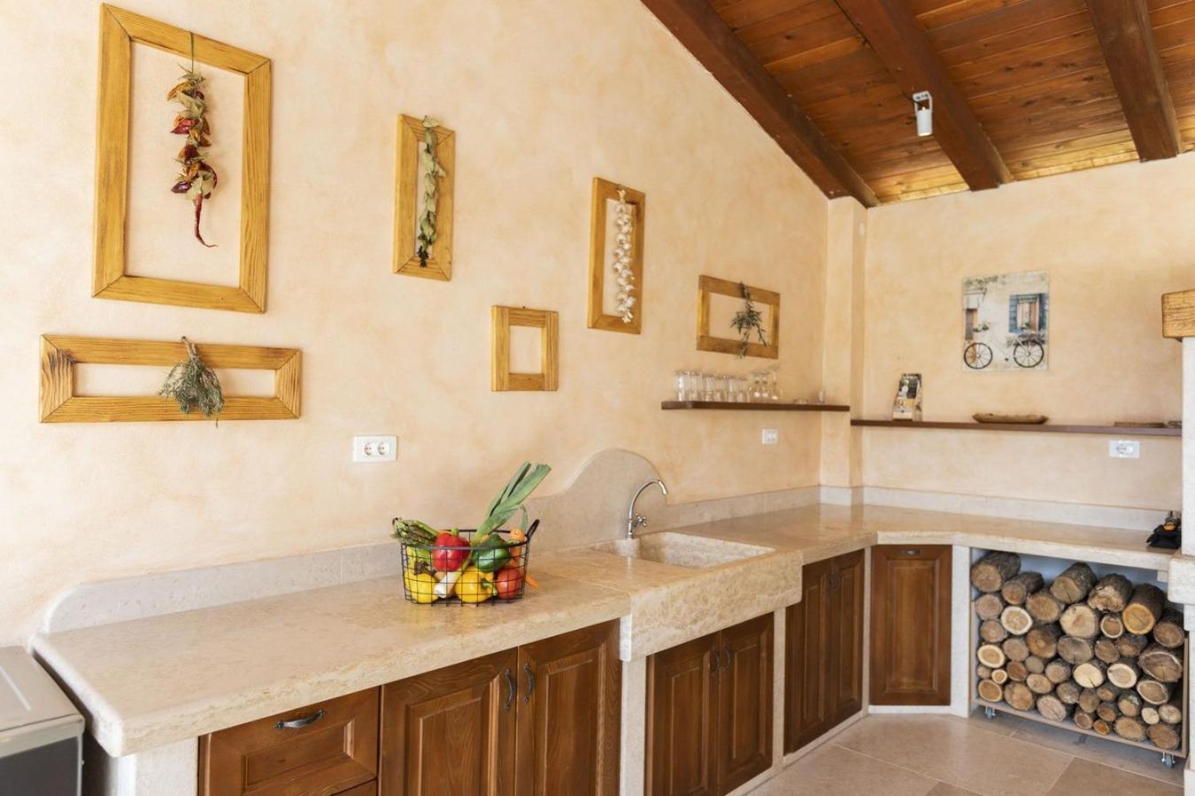 Villa Viscum In Central Istria For 8 Persons With Large Garden - Pet Friendly 파진 외부 사진