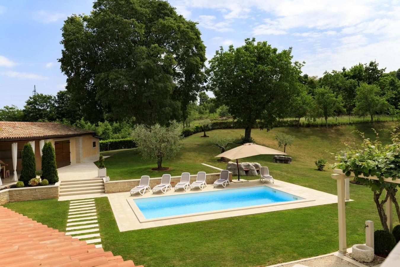 Villa Viscum In Central Istria For 8 Persons With Large Garden - Pet Friendly 파진 외부 사진