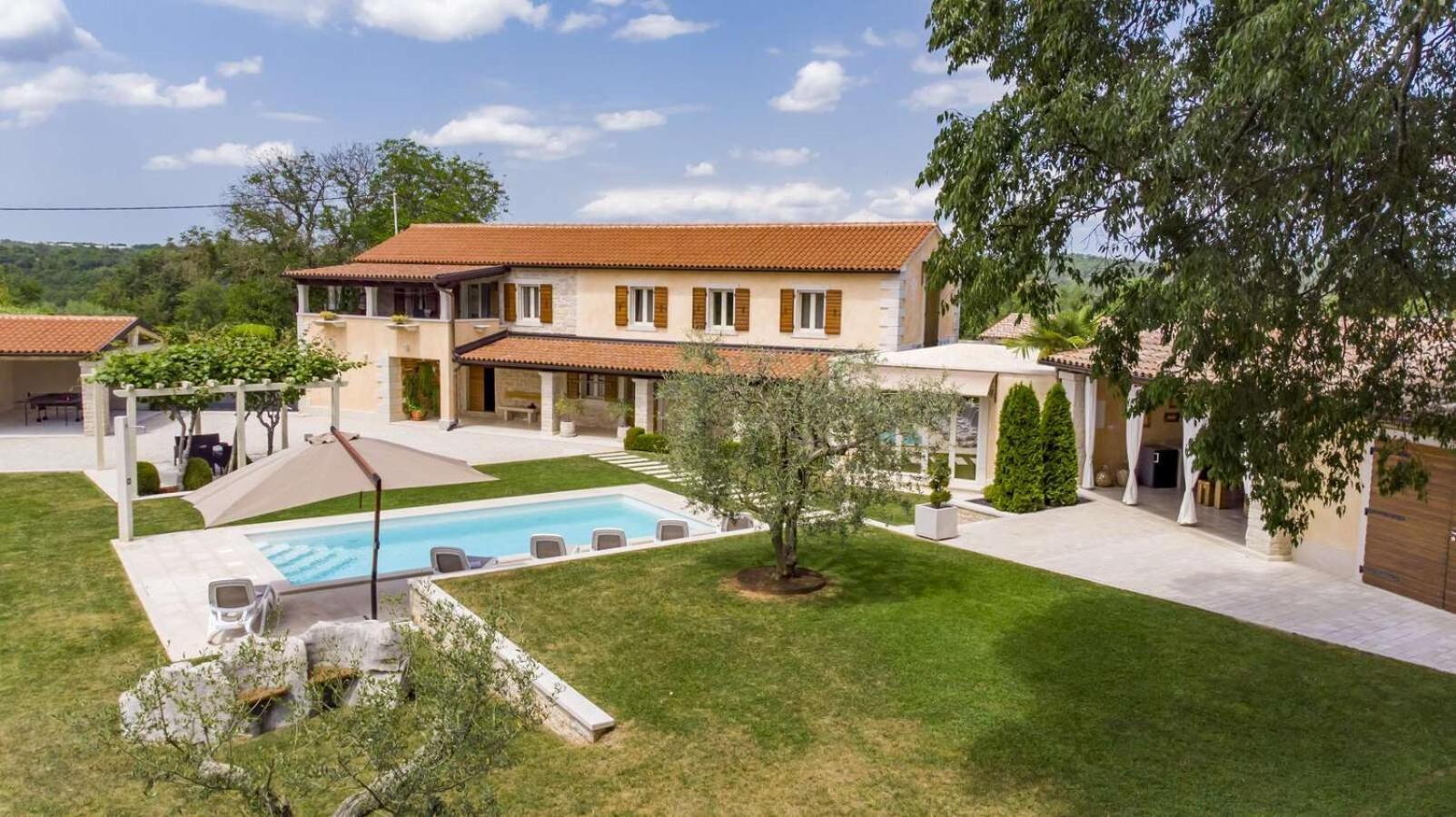 Villa Viscum In Central Istria For 8 Persons With Large Garden - Pet Friendly 파진 외부 사진